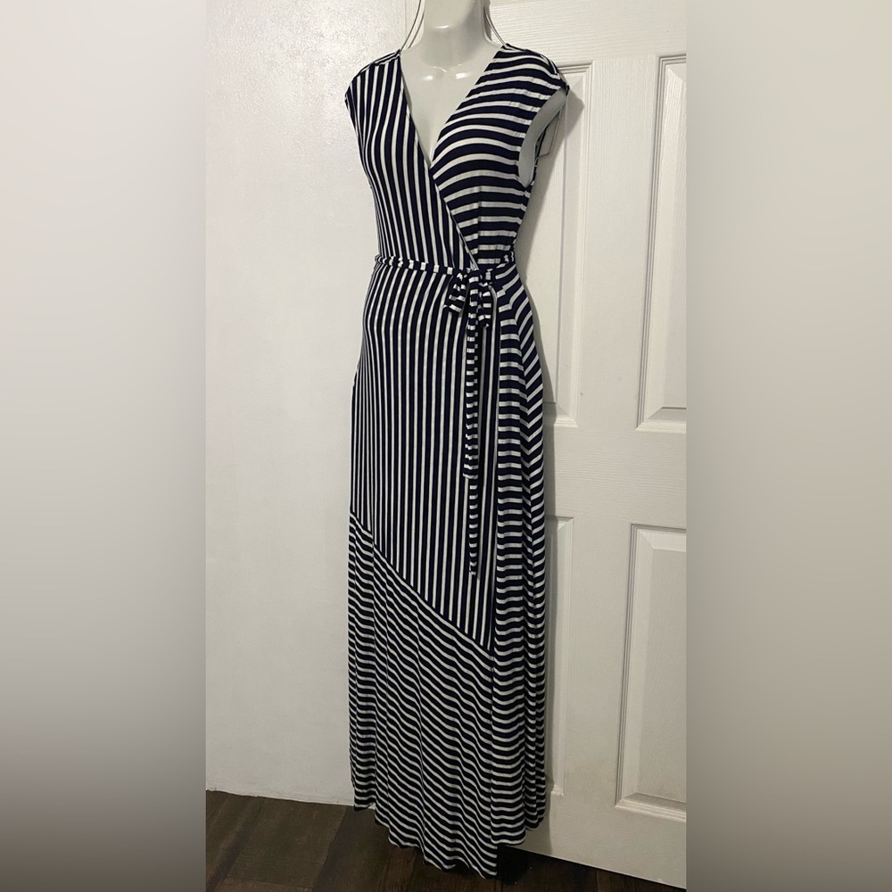 Jessica Simpson Maternity Faux Wrap Striped Maxi Dress
Women's Size S.